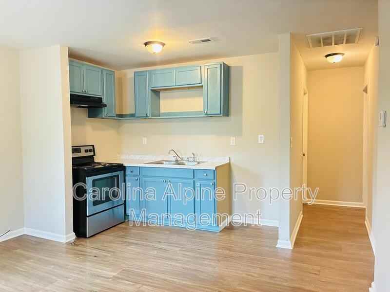 407 Gardner St - Photo 3 of 23