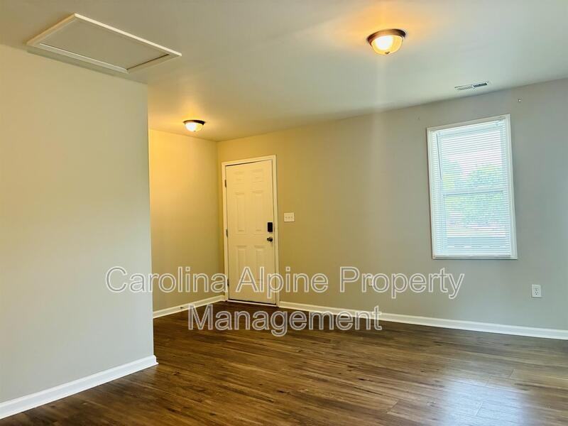 407 Gardner St - Photo 5 of 23
