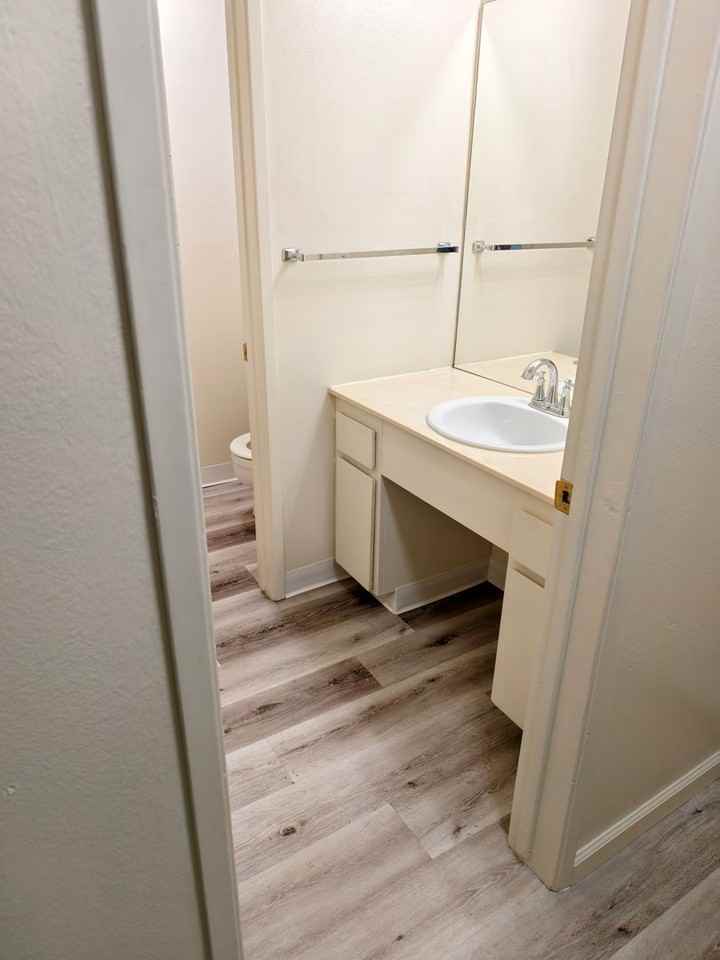 Governors Square Apartments - Photo 4 of 50