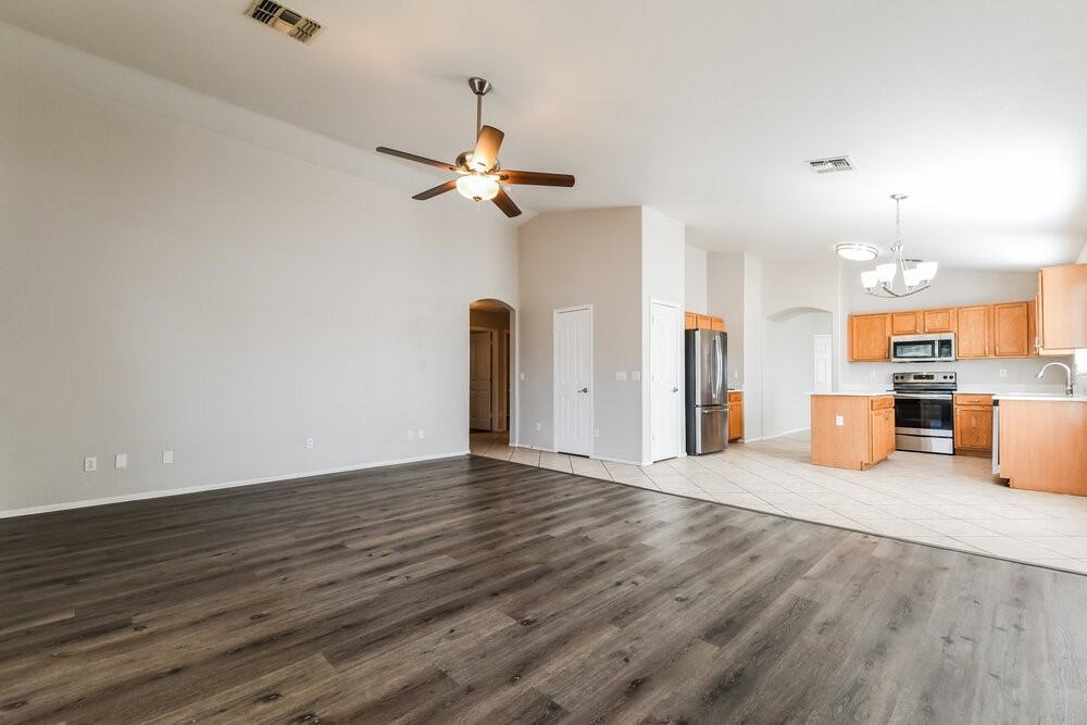 1427 E Vernoa St - Photo 7 of 16