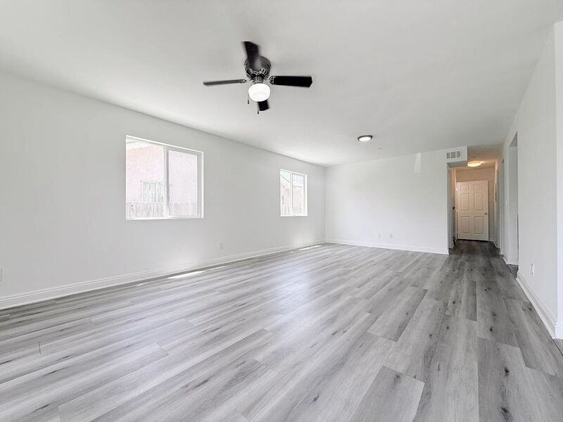 9011 Orchard Ave - Photo 2 of 33