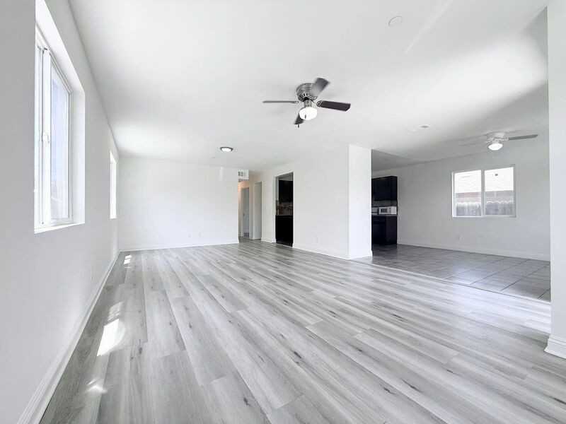 9011 Orchard Ave - Photo 3 of 33