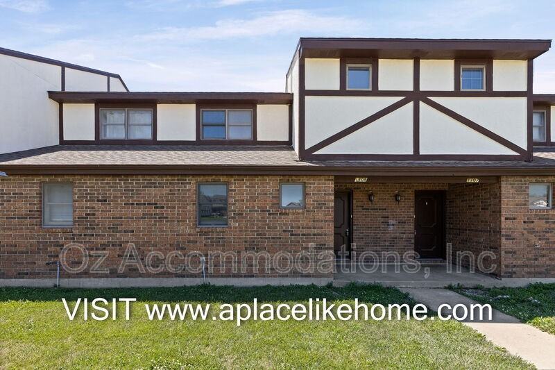 1105 Jeff Cir - Photo 2 of 33