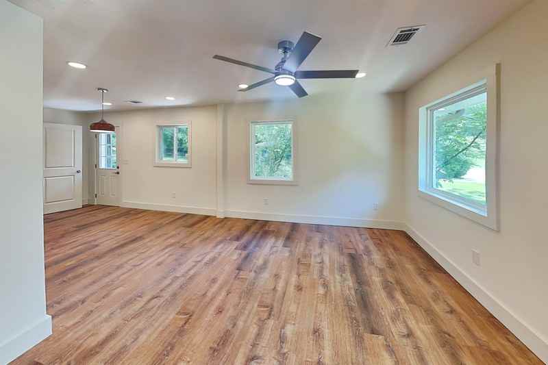 360 Simpson Ter Nw - Photo 3 of 20