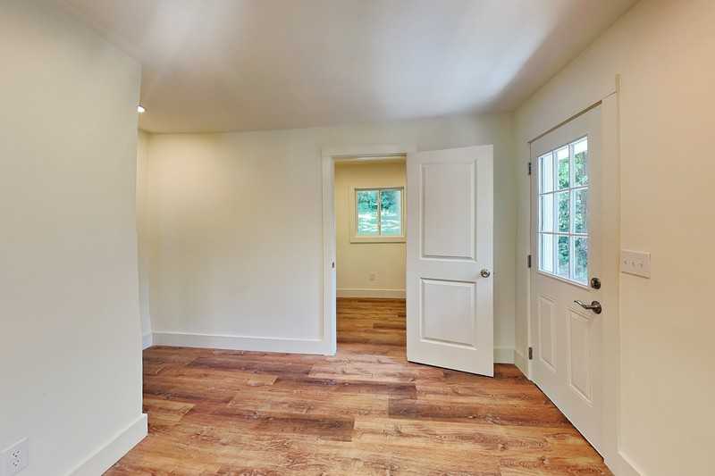 360 Simpson Ter Nw - Photo 6 of 20