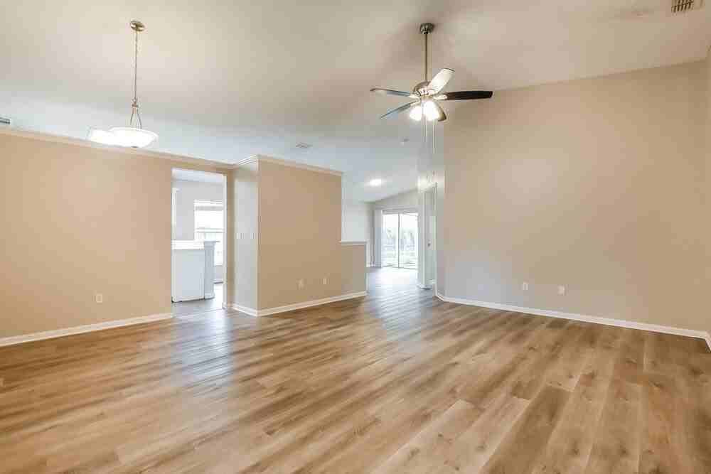 1912 Windsor Oak Dr - Photo 6 of 19