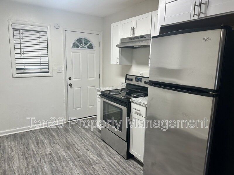 817 Ragland Ct #2 - Photo 5 of 9