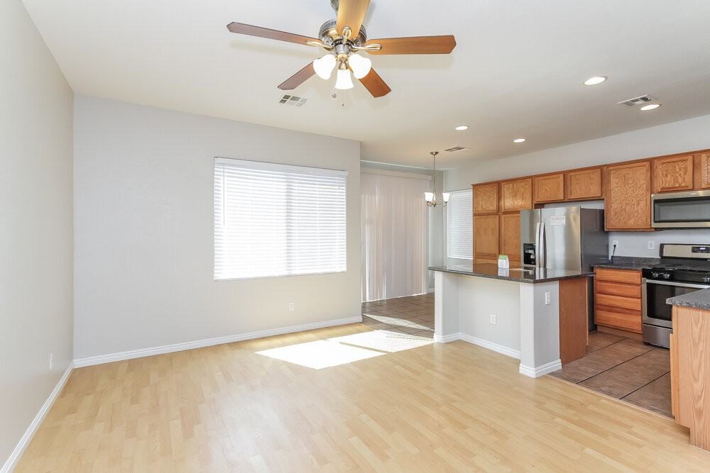 8233 Apple Spice St - Photo 3 of 15
