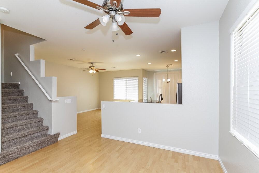 8233 Apple Spice St - Photo 4 of 15
