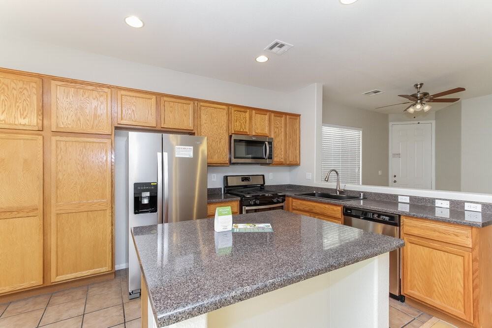 8233 Apple Spice St - Photo 5 of 15