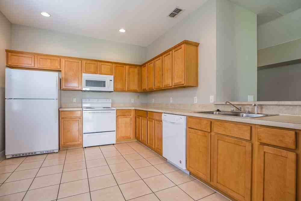 4004 Pemberly Pines Cir - Photo 4 of 15