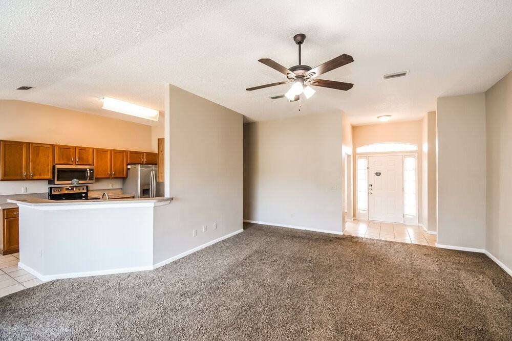 413 Cottage Cove Ct - Photo 5 of 19