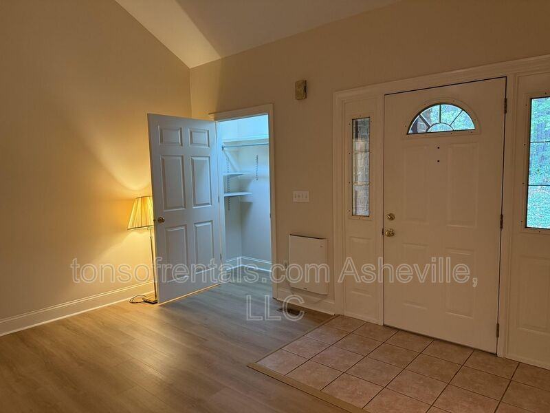 6 Tiburon Pl - Photo 5 of 37