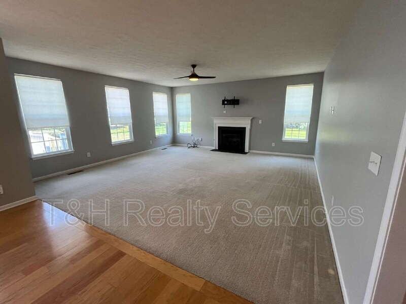 11423 Mears Dr - Photo 3 of 25