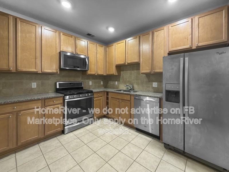 2907 Bleeker St #203 - Photo 5 of 20
