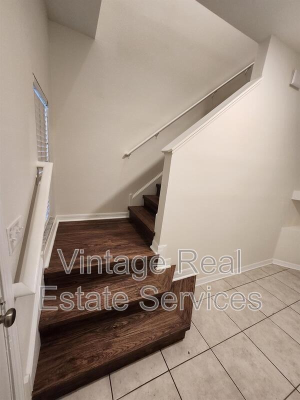 9333 Stone River Pl - Photo 4 of 31