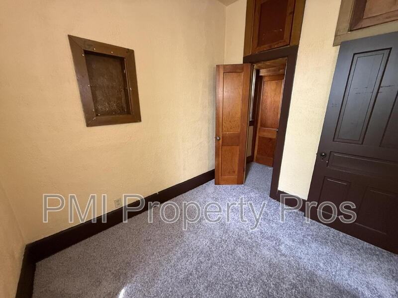 2441 N Dr William Finlayson St - Photo 4 of 24