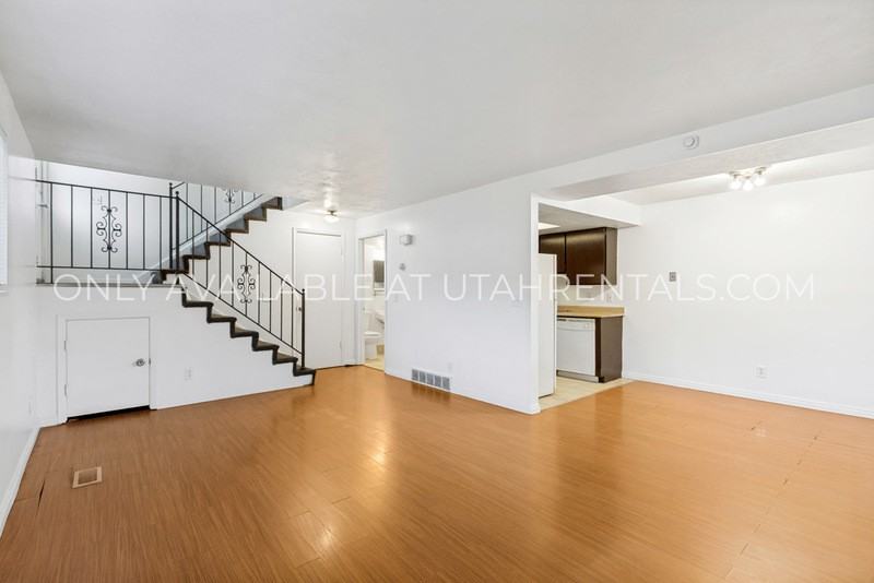 234 W Foxbridge Dr - Photo 2 of 21