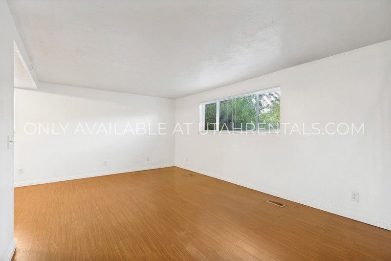 234 W Foxbridge Dr - Photo 3 of 21