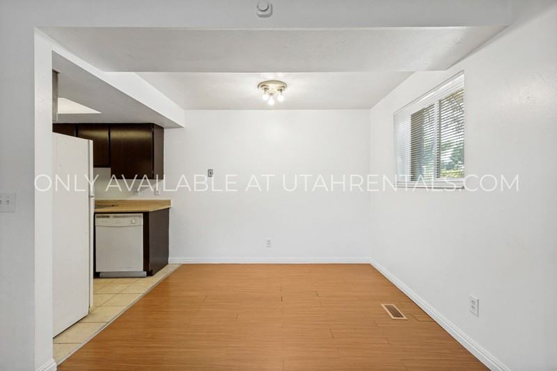 234 W Foxbridge Dr - Photo 5 of 21