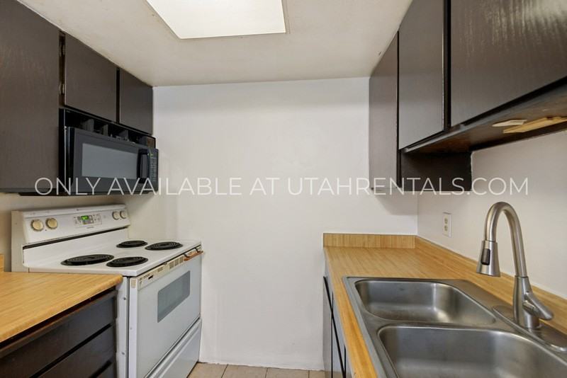234 W Foxbridge Dr - Photo 6 of 21