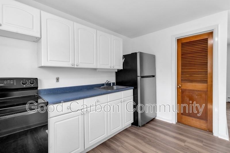 5752 Main St - Photo 3 of 12