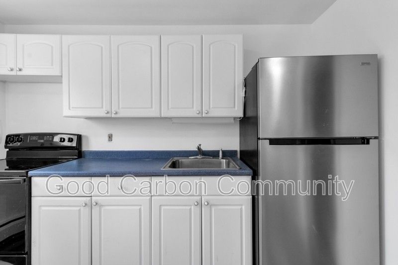 5752 Main St - Photo 4 of 12