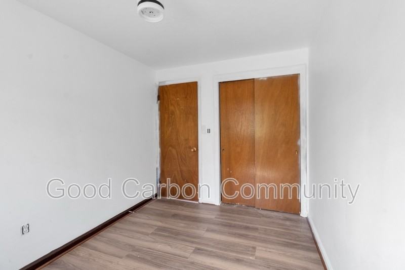 5752 Main St - Photo 7 of 12