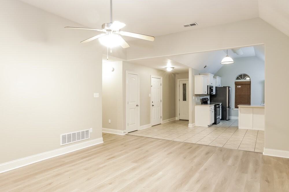 240 Brighton Village Loop - Photo 4 of 19