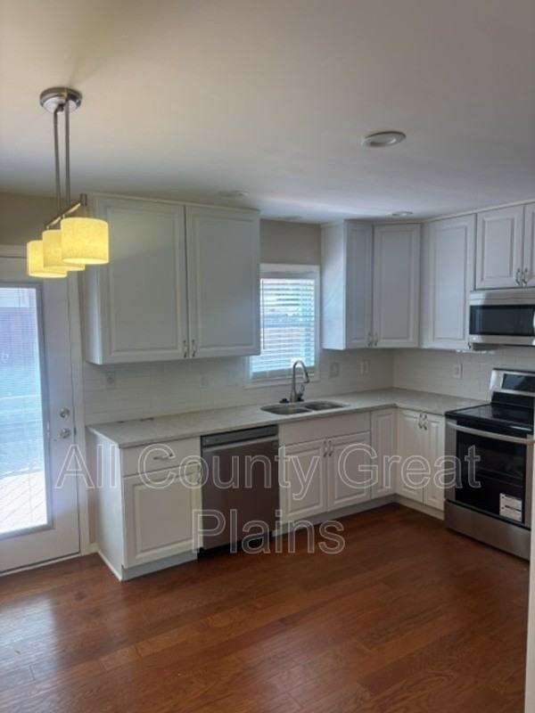 6101 W 58th St - Photo 2 of 12