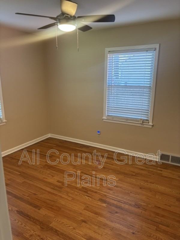 6101 W 58th St - Photo 6 of 12