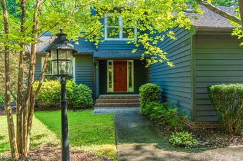 145 Sandhurst Pl - Photo 2 of 32