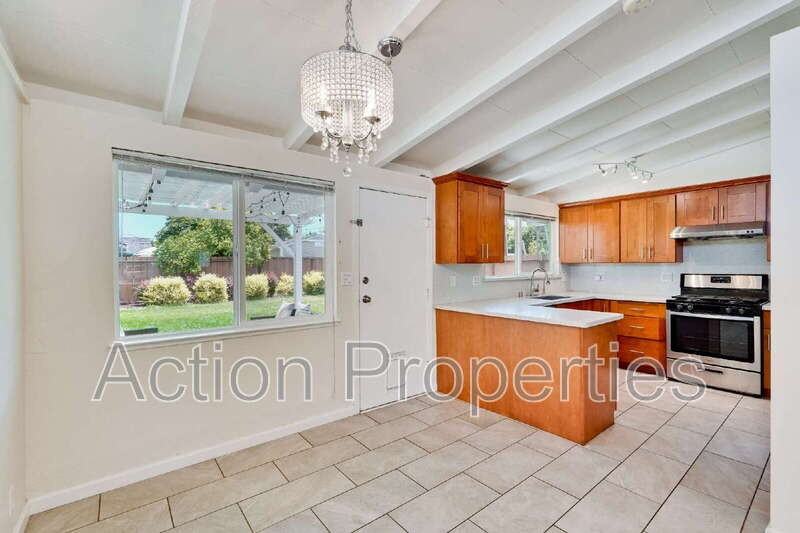 1343 Torrance Ave - Photo 6 of 25