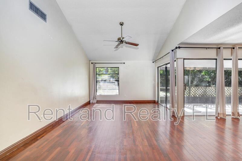 4504 Stonehenge Rd - Photo 2 of 9