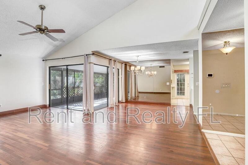 4504 Stonehenge Rd - Photo 3 of 9