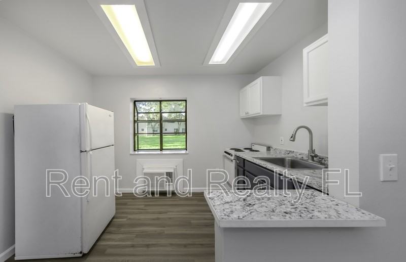 2122 Bradford St #1UNIT501 - Photo 3 of 10