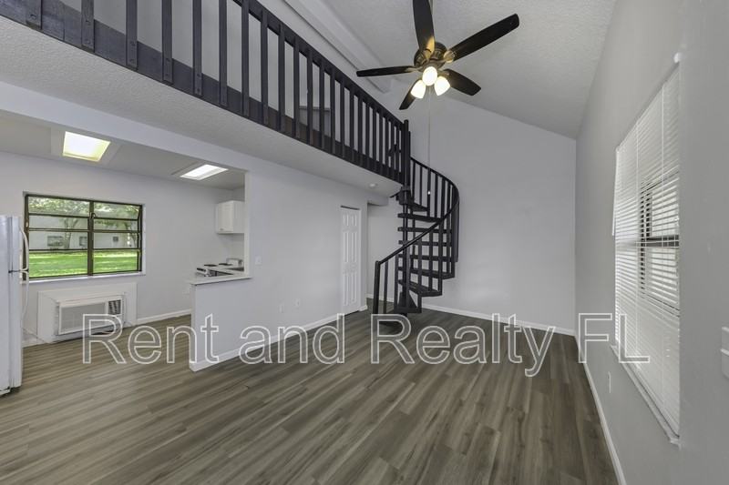 2122 Bradford St #1UNIT501 - Photo 7 of 10