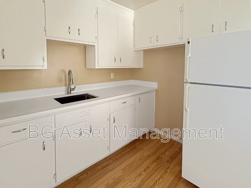 121 Eddy St - Photo 6 of 19