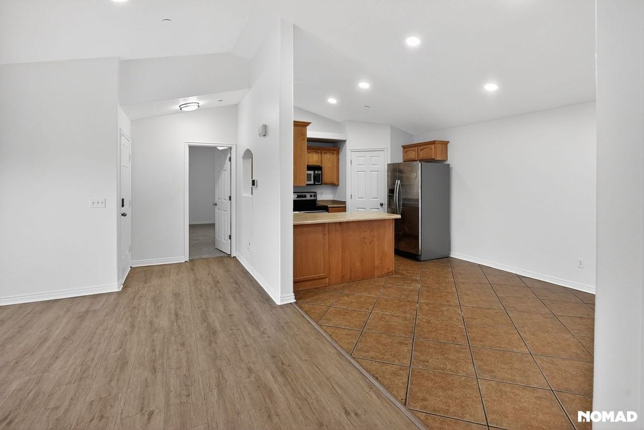 946 W 630 S - Photo 7 of 22