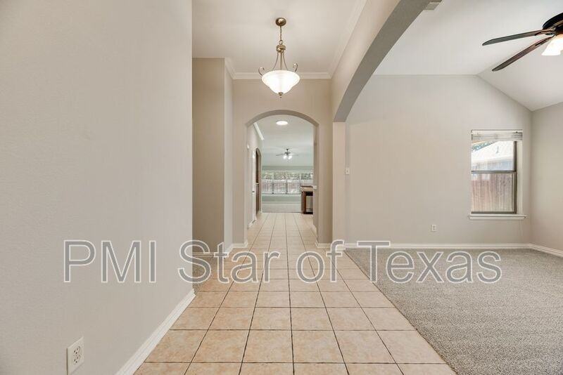 7600 Shasta Dr - Photo 6 of 30