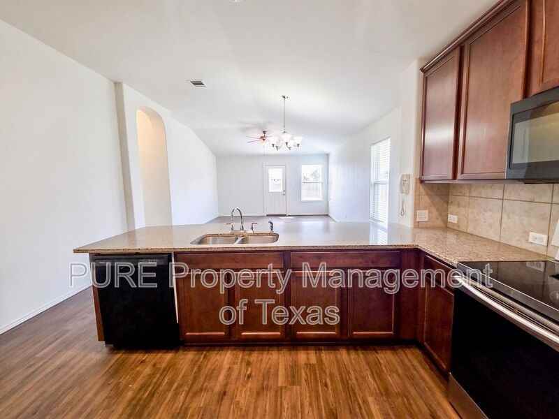 19320 Nicole Ln - Photo 7 of 23
