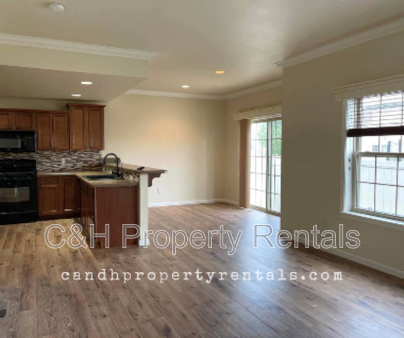 1650 Inverness Dr #12 - Photo 5 of 25