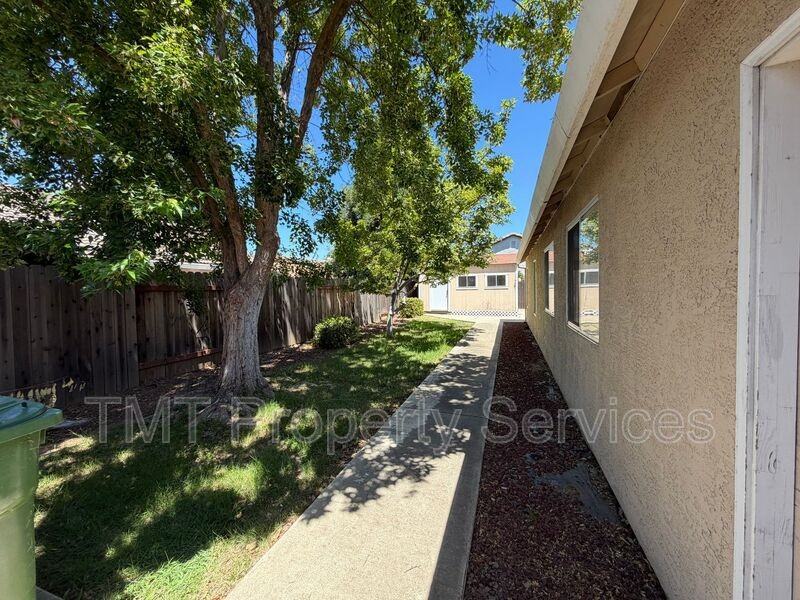 6413 Noble House Ct - Photo 2 of 16