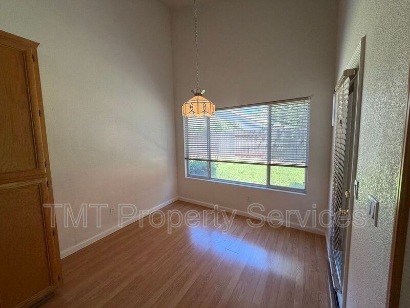 6413 Noble House Ct - Photo 4 of 16