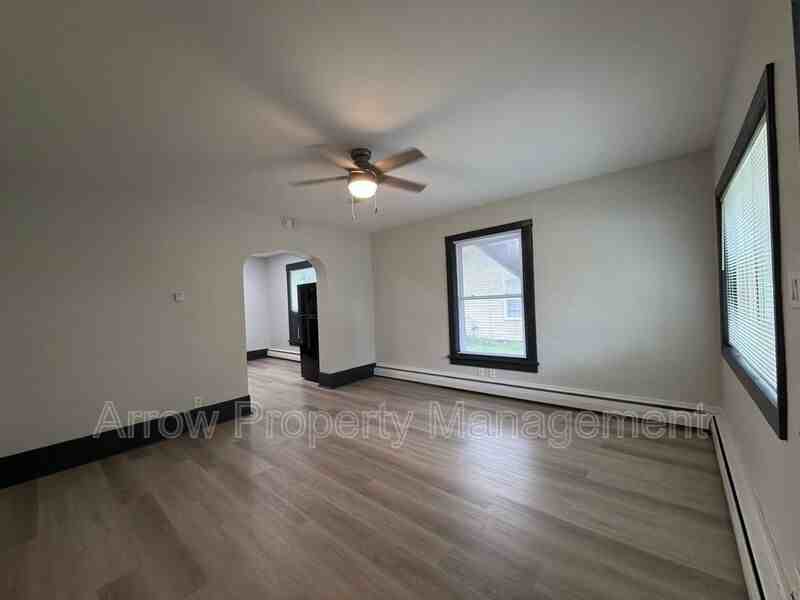 4602 Saint Paul Ave #2 - Photo 3 of 10