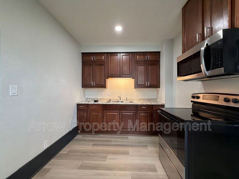4602 Saint Paul Ave #2 - Photo 4 of 10