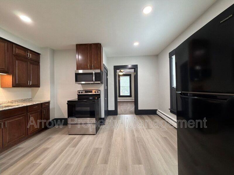 4602 Saint Paul Ave #2 - Photo 5 of 10