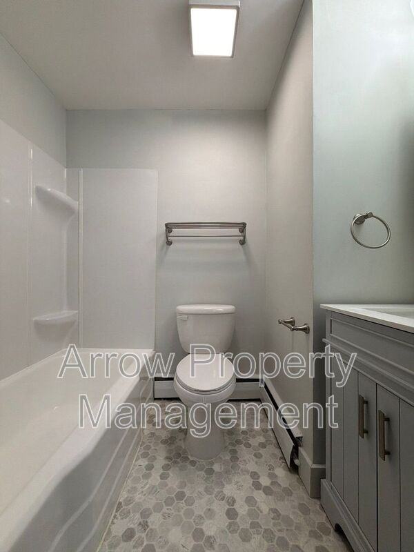 4602 Saint Paul Ave #2 - Photo 6 of 10