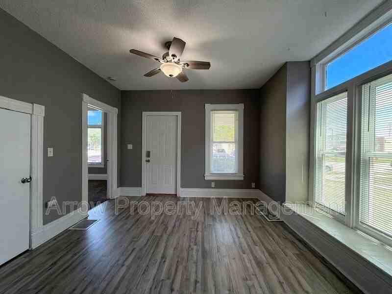 1521 N 26th St - Photo 3 of 15