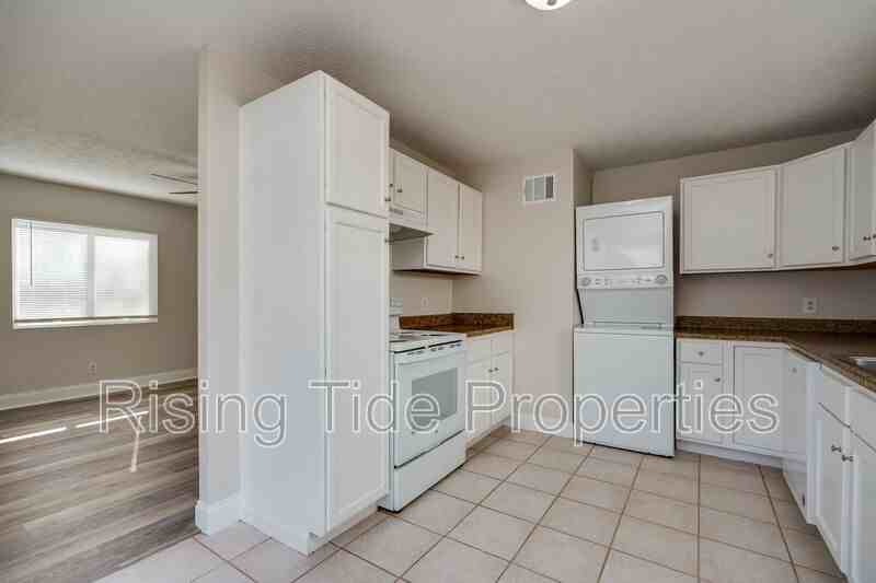 1903 Alice St - Photo 4 of 24